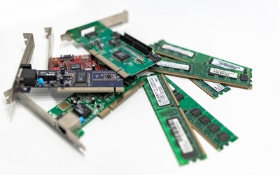 Broadcom HBA 9500-8i Tri-Mode